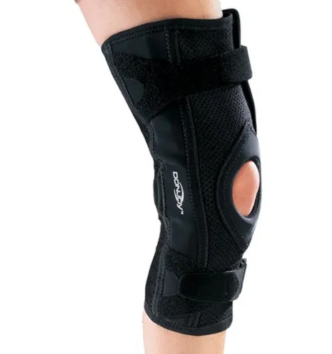 Protective knee brace
